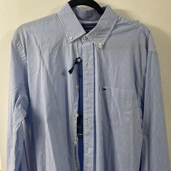 crown & ivy Other - Men’s crown & ivy button down shirt